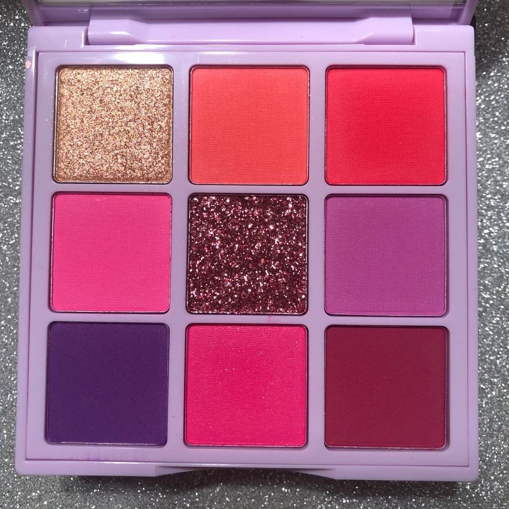 BNIB! Kara Duo Party Girl Eyeshadow Palette 🎨 💖